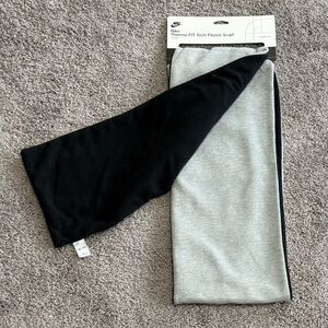 Nike Therma-Fit Tech Fleece Winter Scarf Cold Weather Gray Black‎ One Size $60